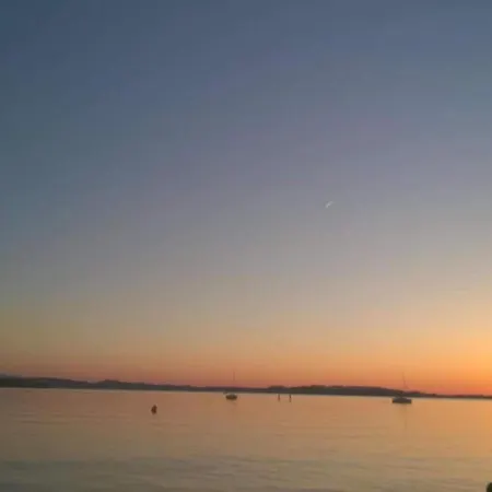 Coastal Comfort On Island Appartement