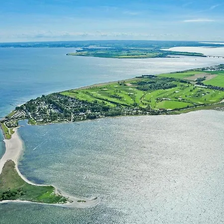 Coastal Comfort On Island Appartement