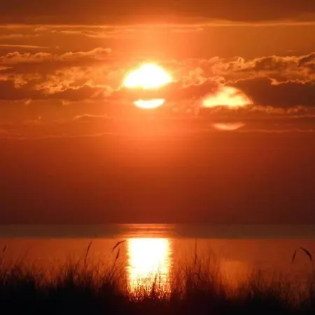 Coastal Comfort On Island Appartement